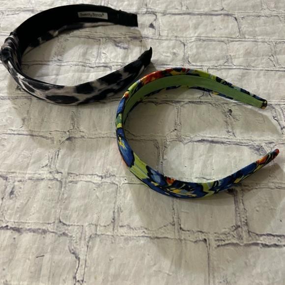 SWEATY BANDS ANIMAL PRINT AND UNBRANDED BLUE/GREEN FLORAL HEADBANDS - Picture 2 of 8